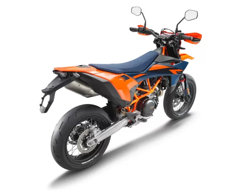659457 My26 Ktm 690 Smc R 45 Rear Right Eu Spec Eu Global Studio