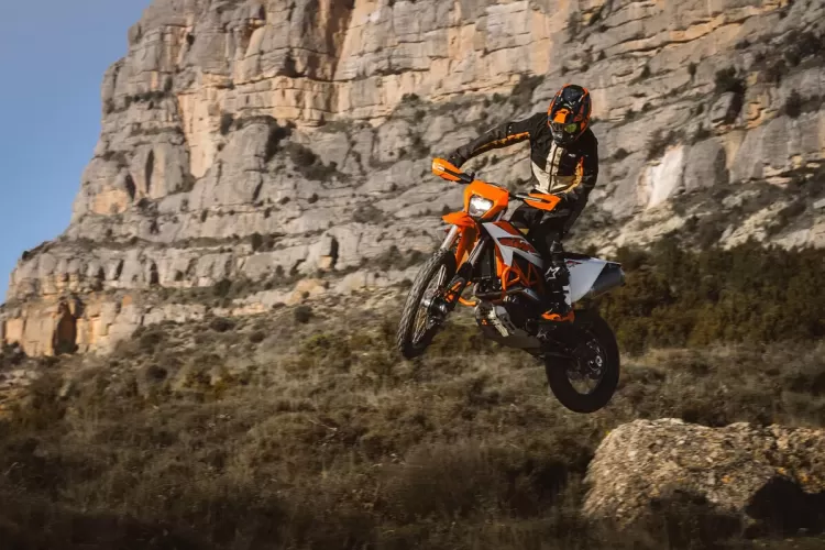 663656 My26 Ktm 690 Enduro R Action Us Spec Usa Action