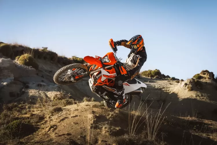 663661 My26 Ktm 690 Enduro R Action Us Spec Usa Action