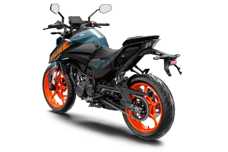 542132 My24 Ktm 125 Duke Studio Rear Left 04 Studio India Global Europe 03 Studio