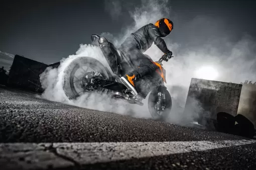 2025-ktm-790-duke.jpg